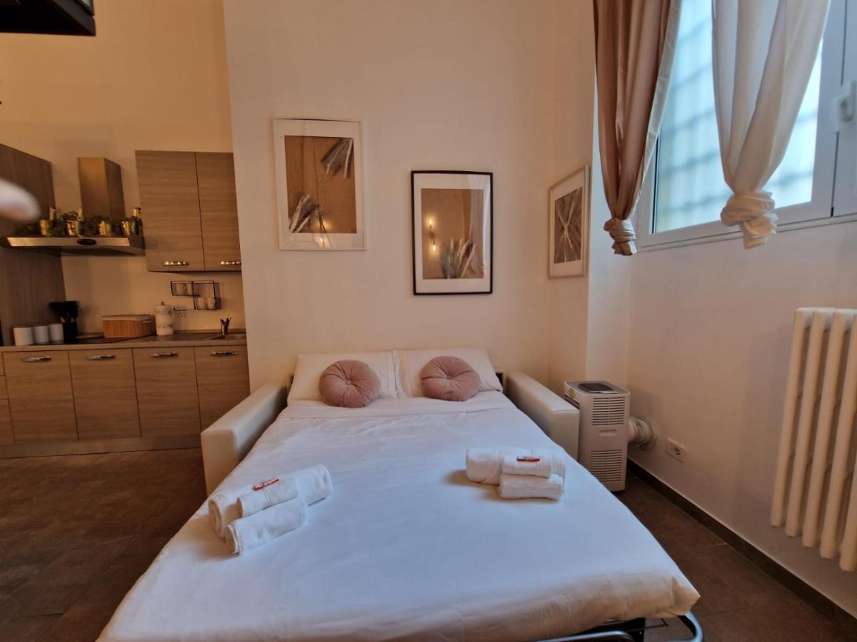 Regina Milano In Porta Romana 2 - Sky Tv, Wifi E Breakfast Box Apartment Exterior photo