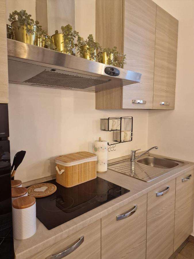 Regina Milano In Porta Romana 2 - Sky Tv, Wifi E Breakfast Box Apartment Exterior photo