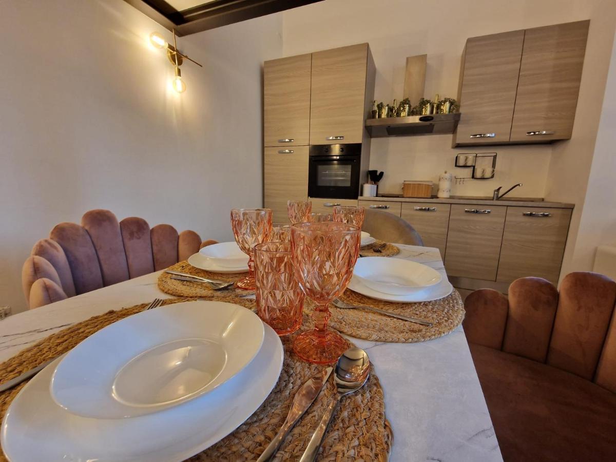 Regina Milano In Porta Romana 2 - Sky Tv, Wifi E Breakfast Box Apartment Exterior photo