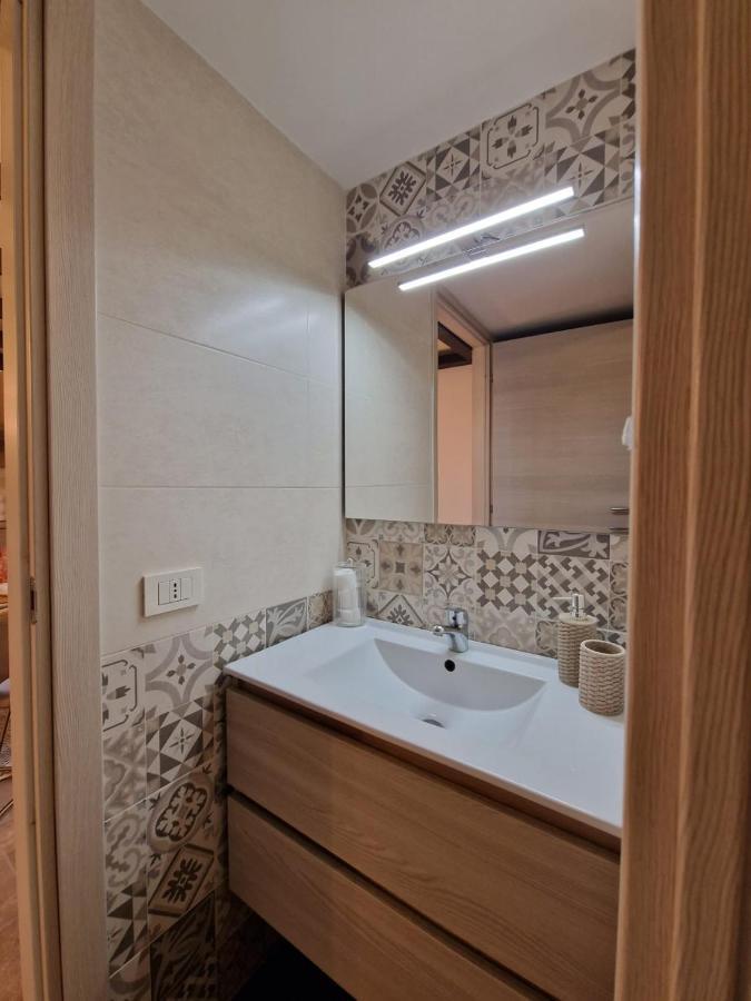 Regina Milano In Porta Romana 2 - Sky Tv, Wifi E Breakfast Box Apartment Exterior photo