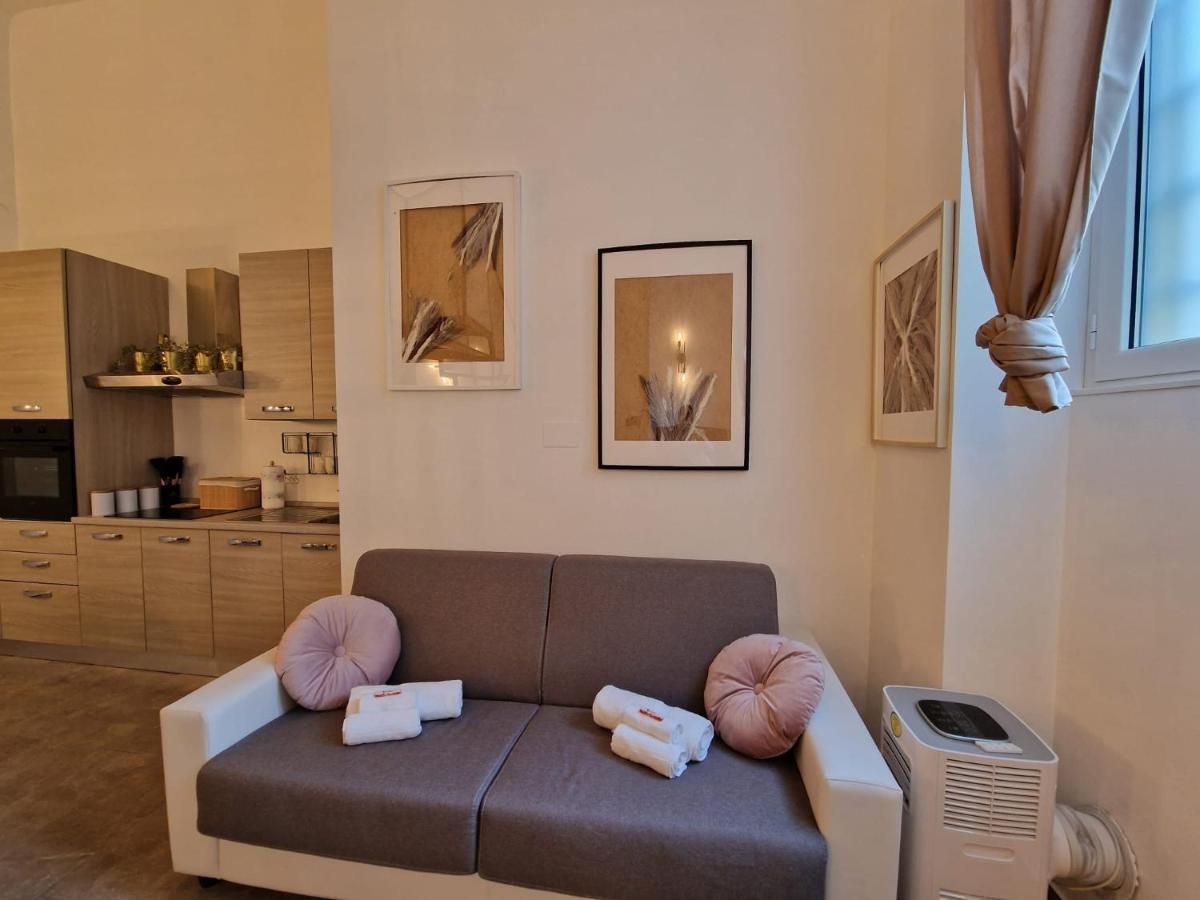 Regina Milano In Porta Romana 2 - Sky Tv, Wifi E Breakfast Box Apartment Exterior photo