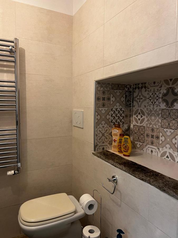 Regina Milano In Porta Romana 2 - Sky Tv, Wifi E Breakfast Box Apartment Exterior photo