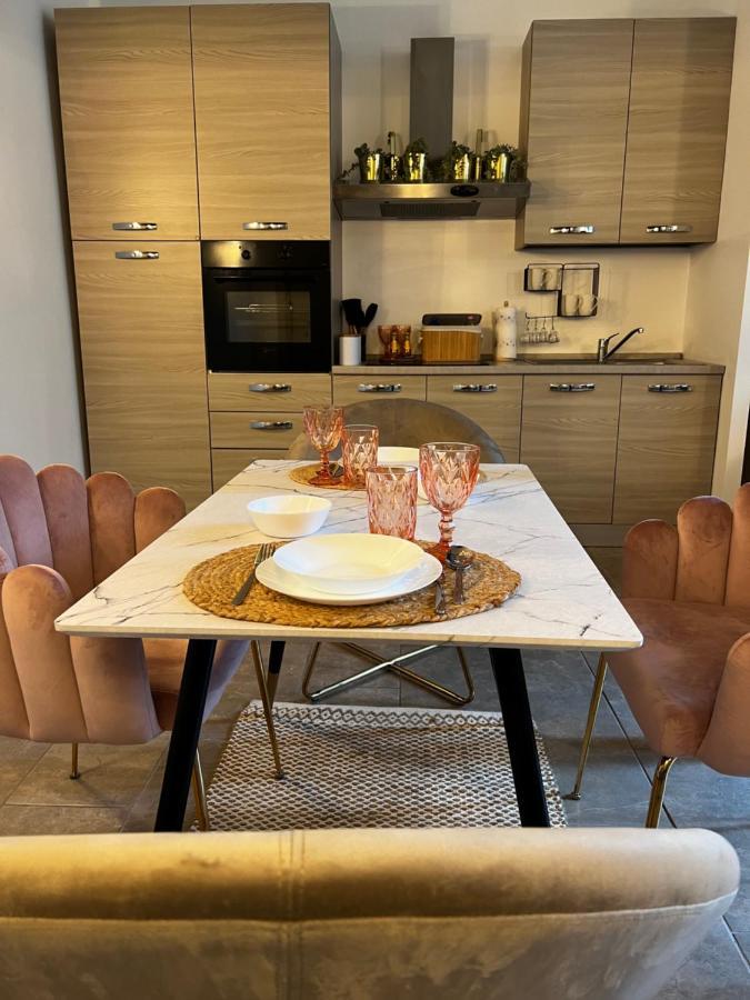 Regina Milano In Porta Romana 2 - Sky Tv, Wifi E Breakfast Box Apartment Exterior photo
