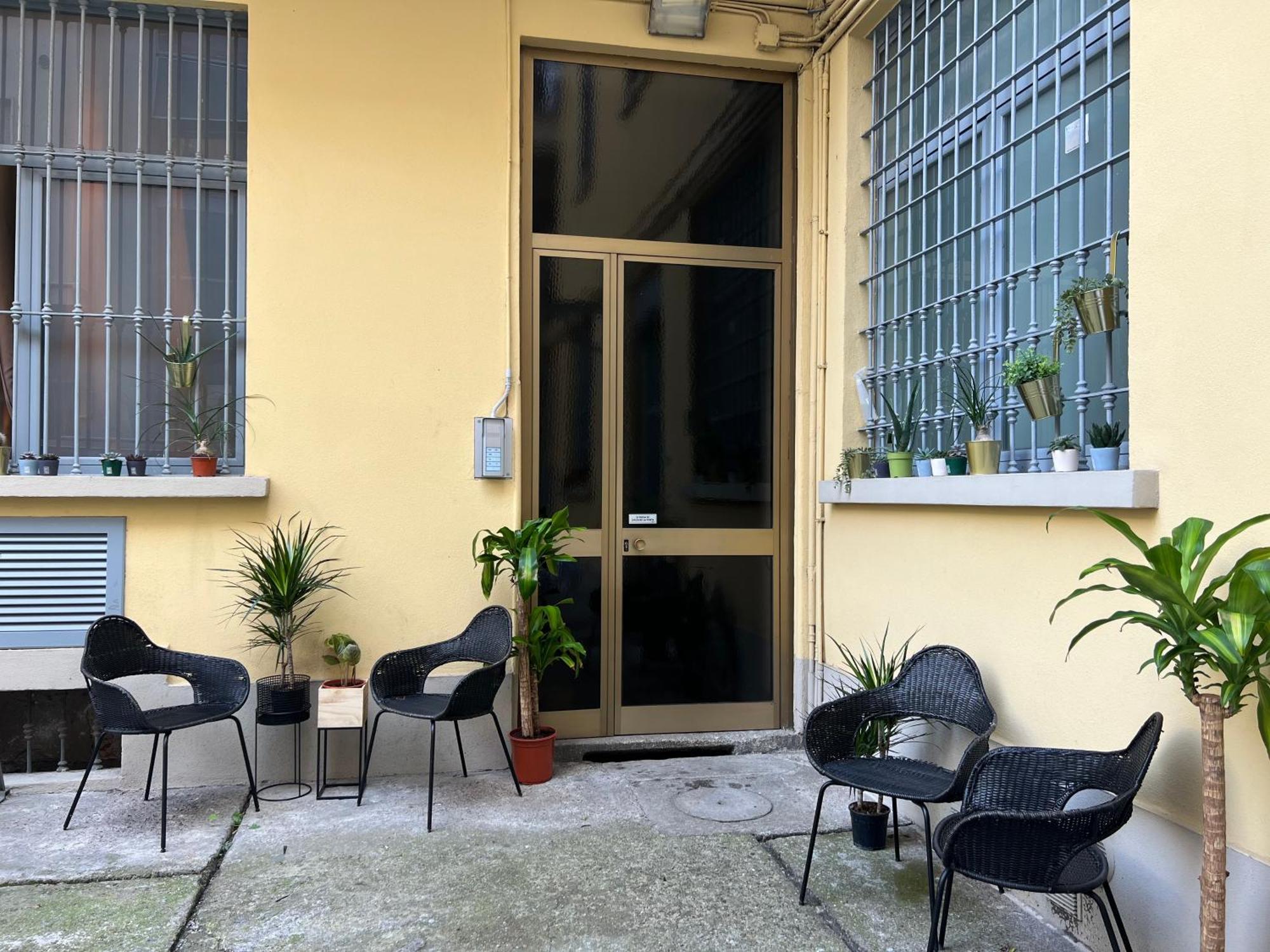 Regina Milano In Porta Romana 2 - Sky Tv, Wifi E Breakfast Box Apartment Exterior photo
